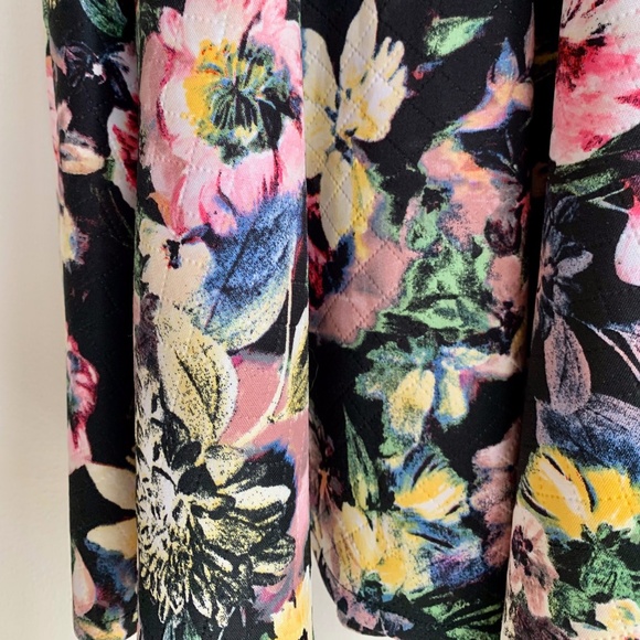 Pippa & Julie Girls black floral quilted cap sleeve dress SIZE 8 - Picture 4 of 9